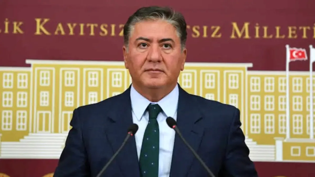 Onursal Adıgüzel'e Avukat Görüşmesi Engeli: CHP'den Tepki Onursal Adıgüzel'e Avukat Görüşmesi Engeli: CHP'den Tepki