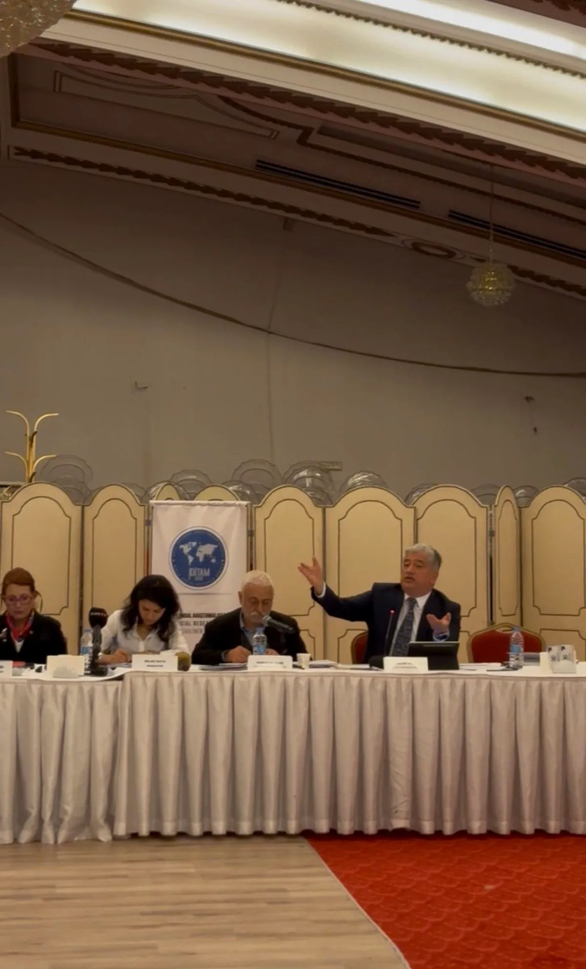 Diyarbakır'da Bölgesel Kalkınma Paneli: DEVA Sözcüsü Kısacık Konuştu Diyarbakır'da Bölgesel Kalkınma Paneli: DEVA Sözcüsü Kısacık Konuştu