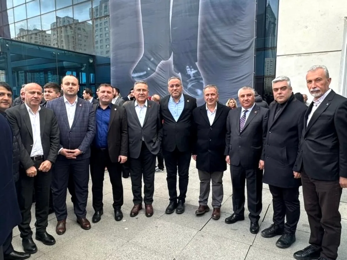 CHP'den Ataşehir Belediye Başkanı Adıgüzel'e Dayanışma Ziyareti CHP'den Ataşehir Belediye Başkanı Adıgüzel'e Dayanışma Ziyareti