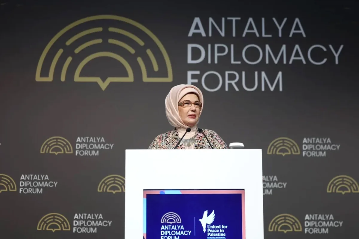 Emine Erdoğan'dan Antalya Diplomasi Forumu'nda Tarihi Gazze Çağrısı Emine Erdoğan'dan Antalya Diplomasi Forumu'nda Tarihi Gazze Çağrısı