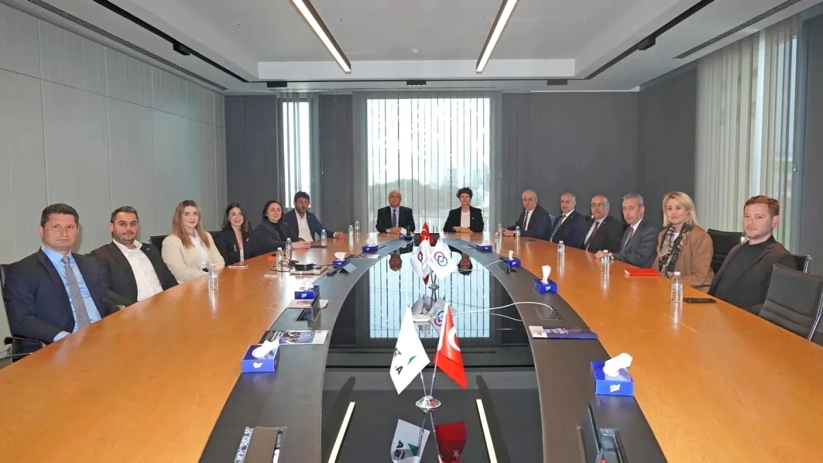 YTSO Heyeti AKSA Akrilik ve Enerji Kuruluşlarını Ziyaret Etti YTSO Heyeti AKSA Akrilik ve Enerji Kuruluşlarını Ziyaret Etti