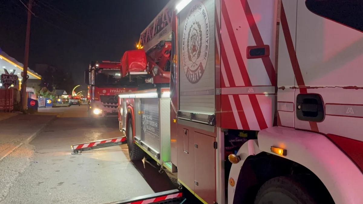 İstanbul'da Çocuk Hastanesinde Yangın: Tahliye ve Müdahale Anları İstanbul'da Çocuk Hastanesinde Yangın: Tahliye ve Müdahale Anları