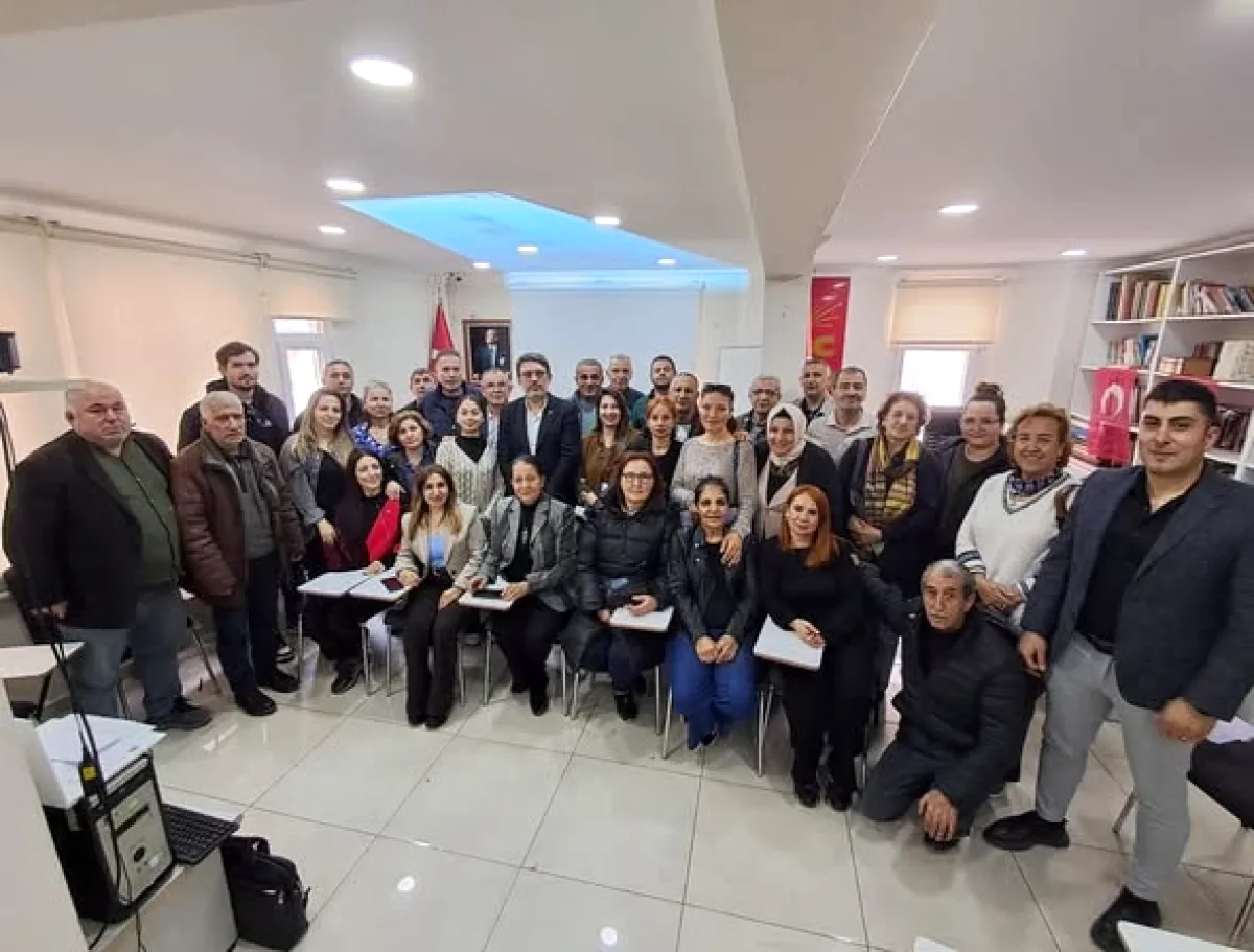 CHP Bağcılar'da Üyelerin Temel Siyasi Eğitimi Tamamlandı CHP Bağcılar'da Üyelerin Temel Siyasi Eğitimi Tamamlandı