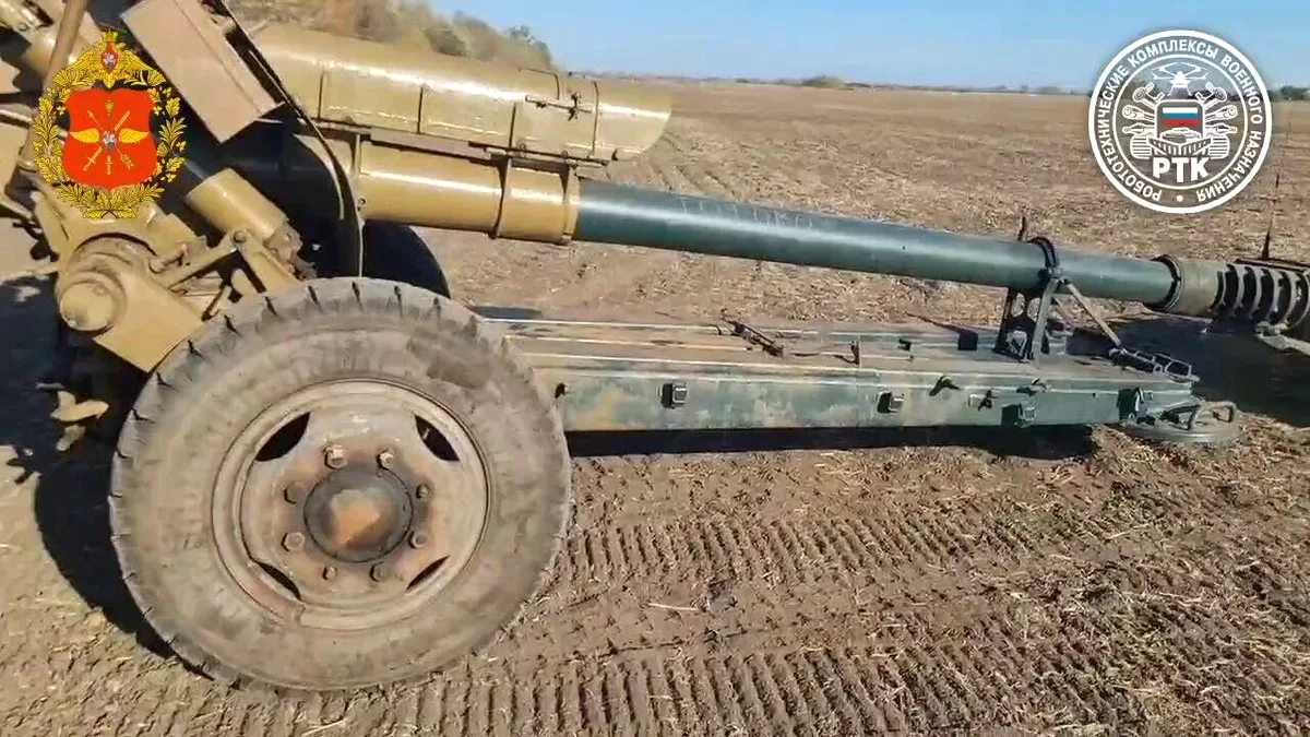 Rusya, 3 Tonluk D-30 Obüsünü İnsansız Kara Aracıyla Çekiyor Rusya, 3 Tonluk D-30 Obüsünü İnsansız Kara Aracıyla Çekiyor