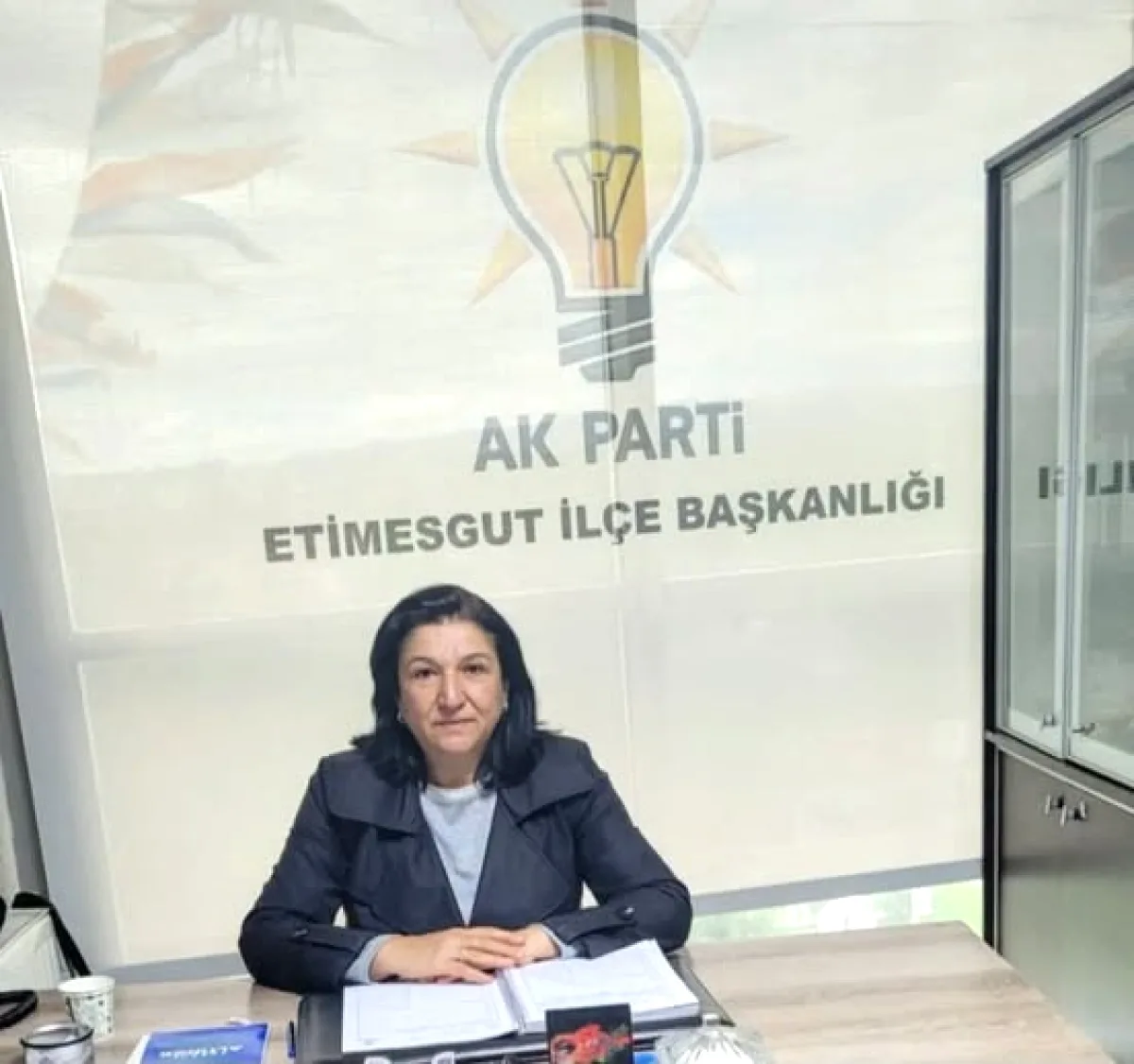 AK Parti Etimesgut'da Nöbetçi Yönetici: Emine SEVİN Bugün 10-18 Arasında AK Parti Etimesgut'da Nöbetçi Yönetici: Emine SEVİN Bugün 10-18 Arasında