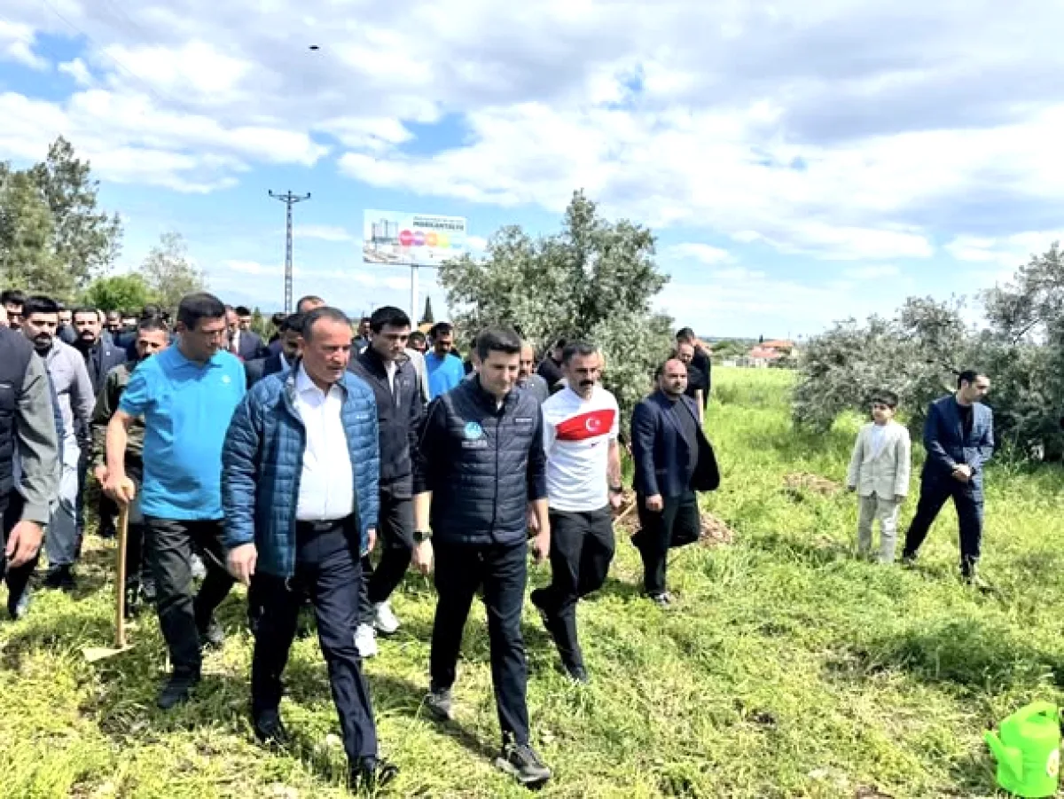 Antalya'da Devlet Bahçeli Hatıra Ormanı İçin Fidanlar Toprakla Buluştu Antalya'da Devlet Bahçeli Hatıra Ormanı İçin Fidanlar Toprakla Buluştu