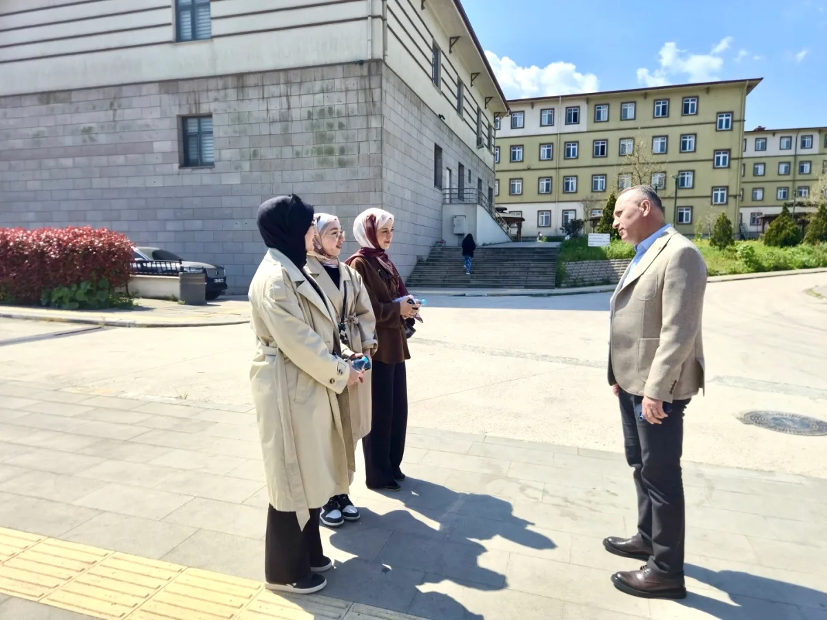 Trabzon'da Gençlerle Buluşma: İl Müdürü Yurtları Ziyaret Etti Trabzon'da Gençlerle Buluşma: İl Müdürü Yurtları Ziyaret Etti