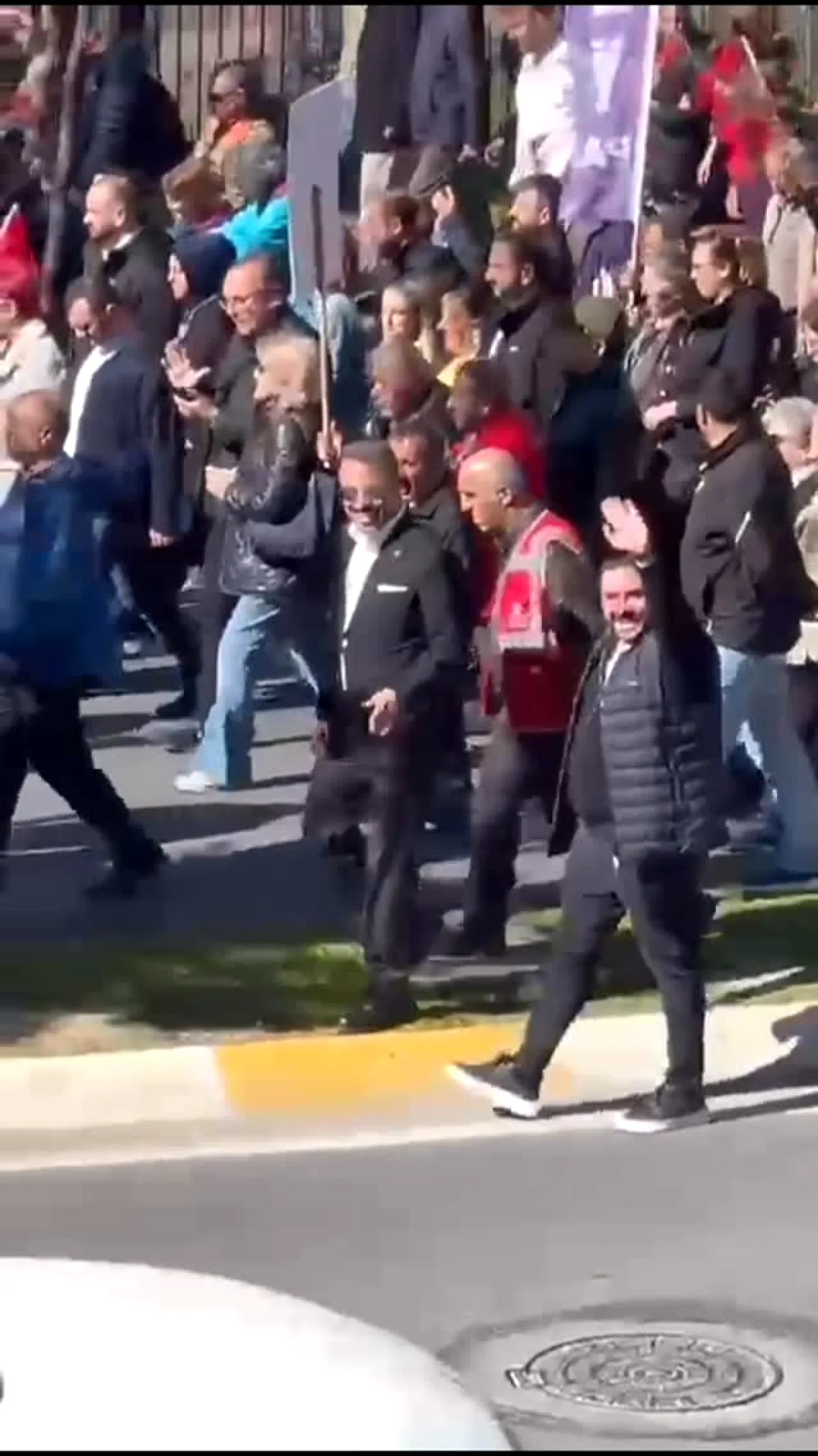 CHP Ümraniye, Halkın İradesi İçin Ataşehir'de Yürüyor CHP Ümraniye, Halkın İradesi İçin Ataşehir'de Yürüyor