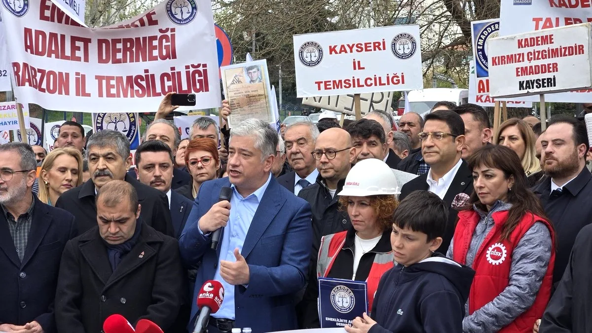 1 Güne 17 Sene: DEVA'dan Emeklilikte Adalet Eylemi 1 Güne 17 Sene: DEVA'dan Emeklilikte Adalet Eylemi