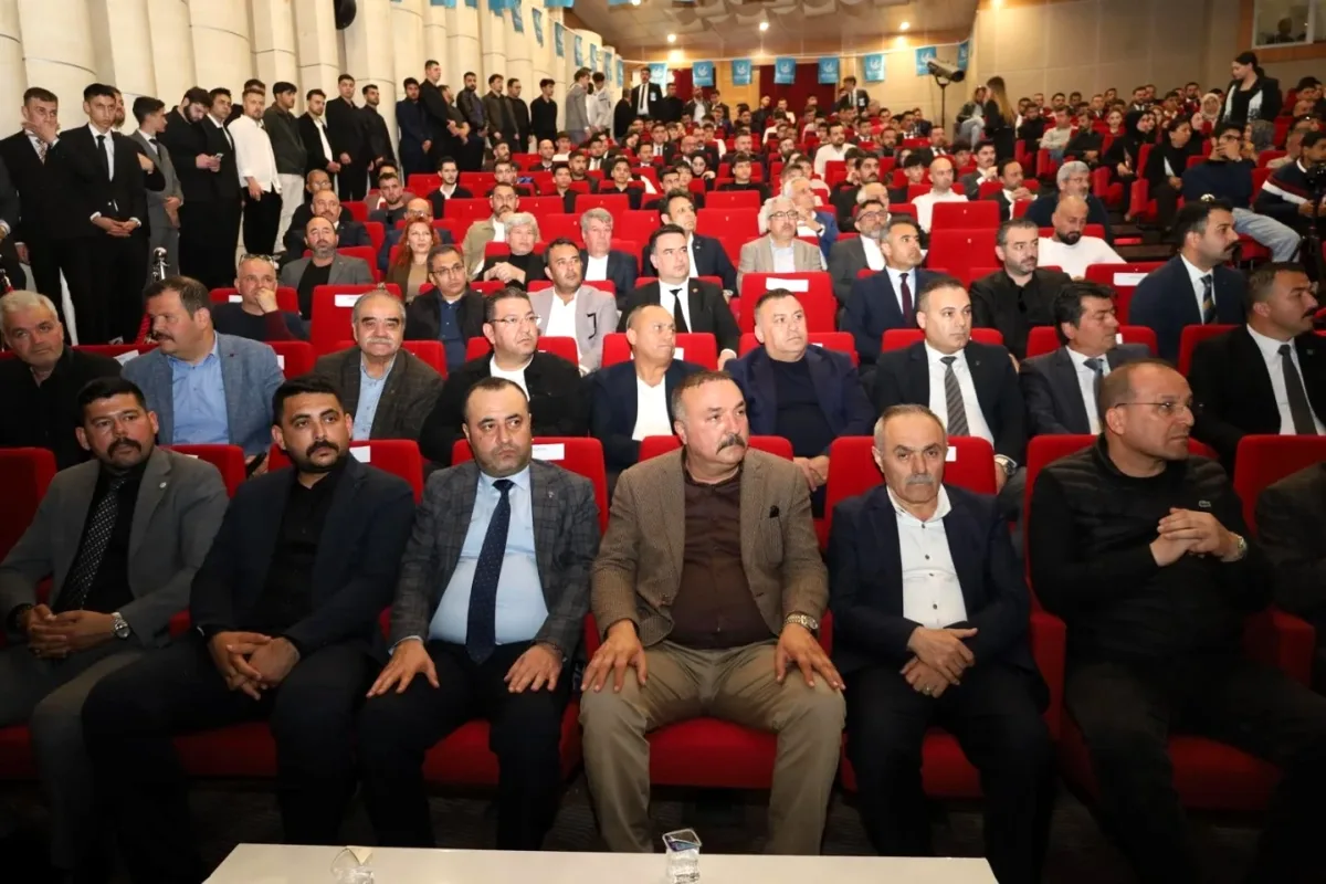 Ülkü Ocakları'ndan Muratpaşa'da Sertifika Töreni Ülkü Ocakları'ndan Muratpaşa'da Sertifika Töreni