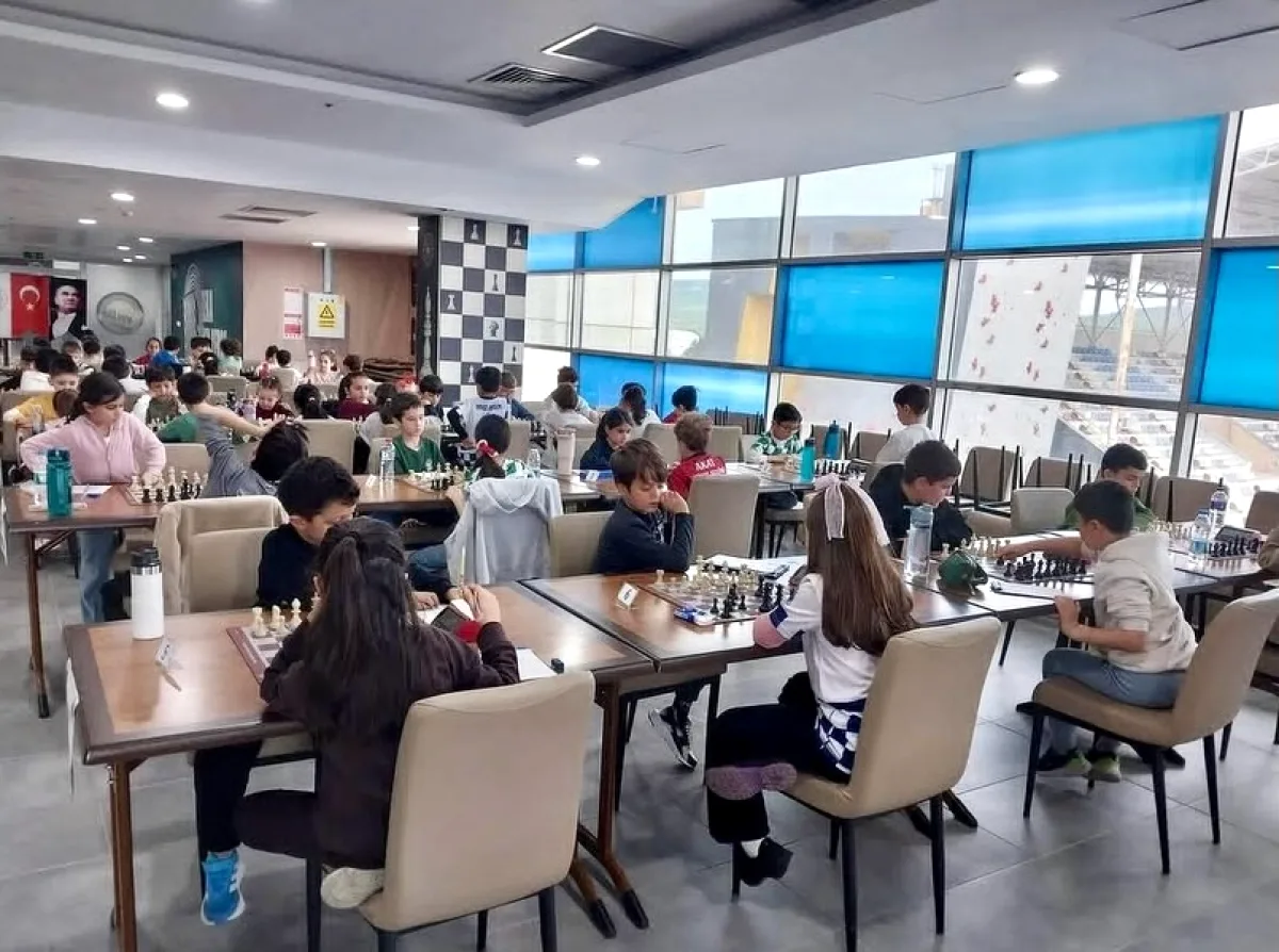 Niğde'de Satranç 23 Nisan TBMM Kupası Tamamlandı Niğde'de Satranç 23 Nisan TBMM Kupası Tamamlandı