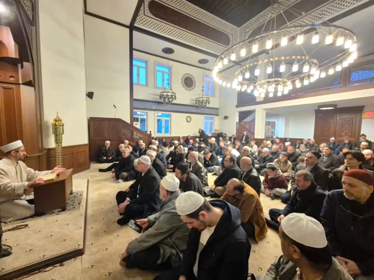 İstanbul Müftüsü Pendik'te Sabah Namazında Cemaatle Buluştu İstanbul Müftüsü Pendik'te Sabah Namazında Cemaatle Buluştu