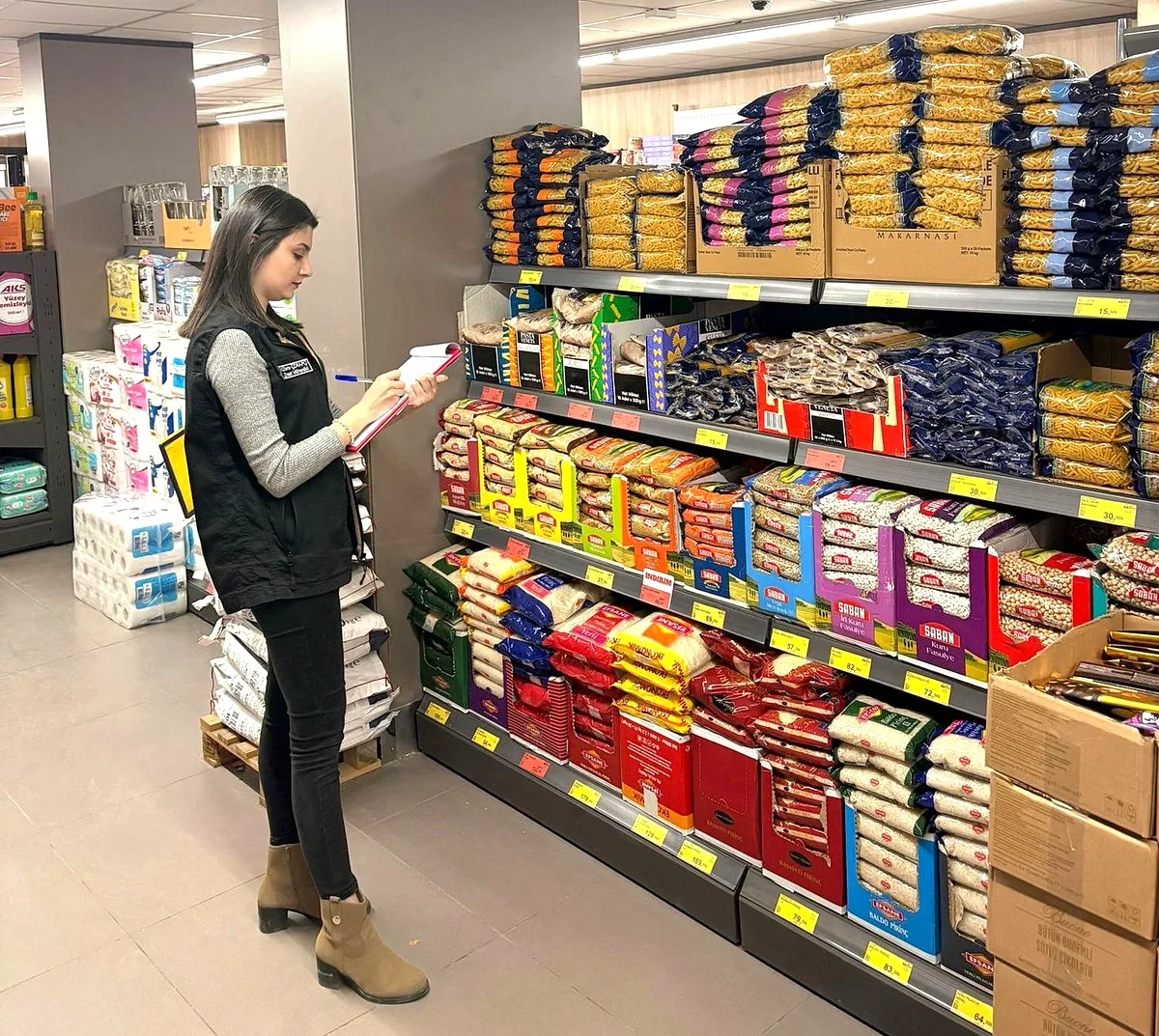 Afyonkarahisar'da Market Fiyatları Denetlendi: TÜFİS Nedir? Afyonkarahisar'da Market Fiyatları Denetlendi: TÜFİS Nedir?