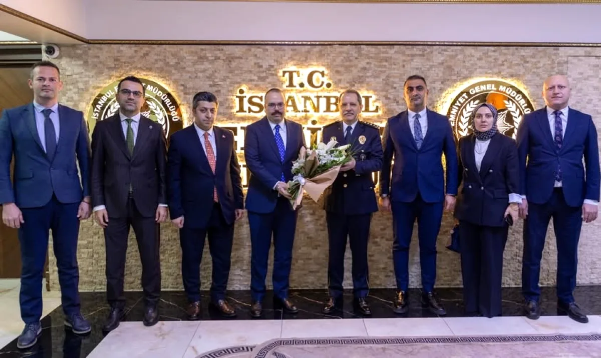 İstanbul'da Polis Haftası Coşkusu: Çocuklar Polis Stantlarını Sevdi İstanbul'da Polis Haftası Coşkusu: Çocuklar Polis Stantlarını Sevdi