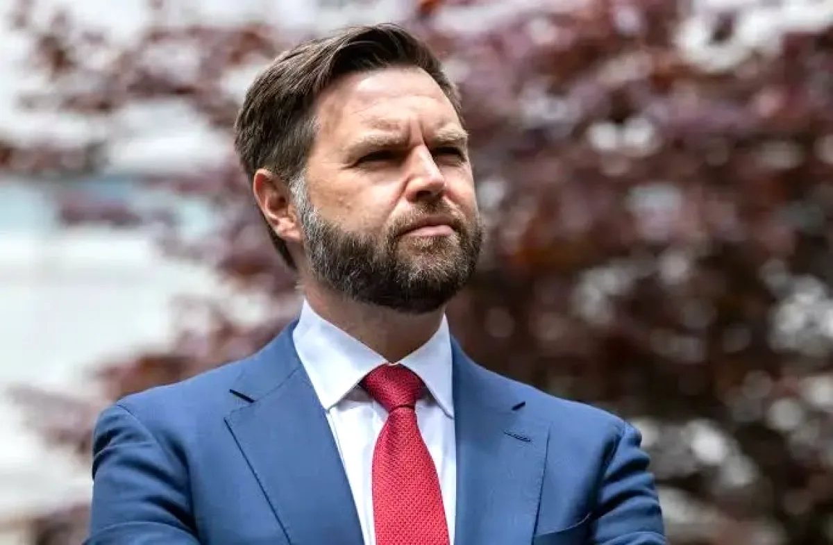 JD Vance Pakistan'a Gidiyor: ABD-İran Görüşmeleri Başlıyor JD Vance Pakistan'a Gidiyor: ABD-İran Görüşmeleri Başlıyor