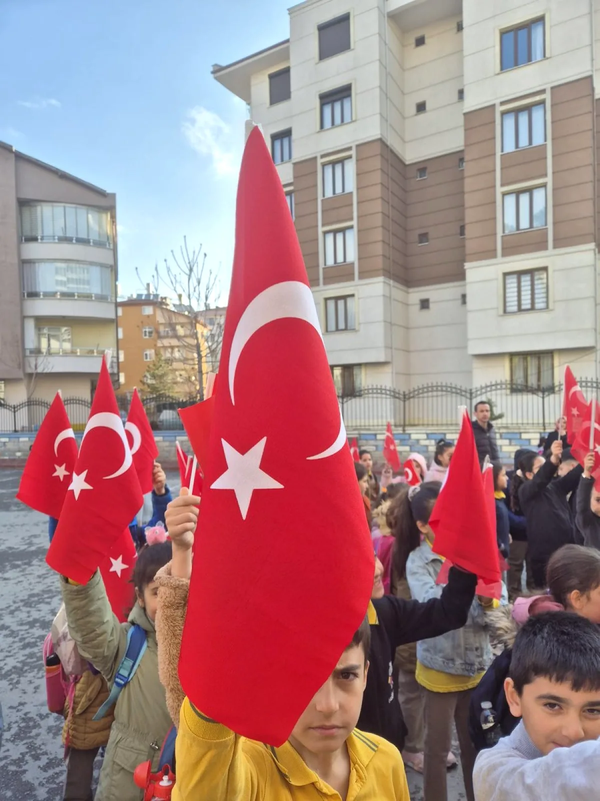 Konya'da Eğitimde Birlik Mesajı: Okullar Geleceğimizin Teminatı Konya'da Eğitimde Birlik Mesajı: Okullar Geleceğimizin Teminatı
