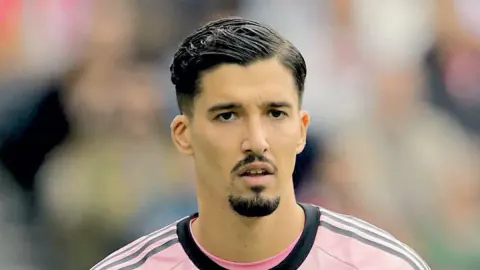 Manchester United'da Altay Bayindir Dönemi Bitiyor: Celta Vigo Transferi İçin Anlaşma Yakın
