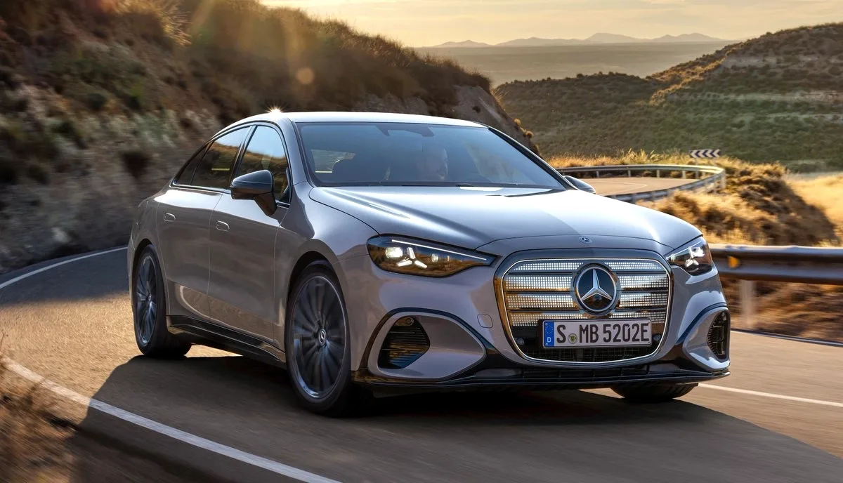 Mercedes Elektrikli C Serisi: 762 km Menzil ve Dev Ekranla Geliyor Mercedes Elektrikli C Serisi: 762 km Menzil ve Dev Ekranla Geliyor