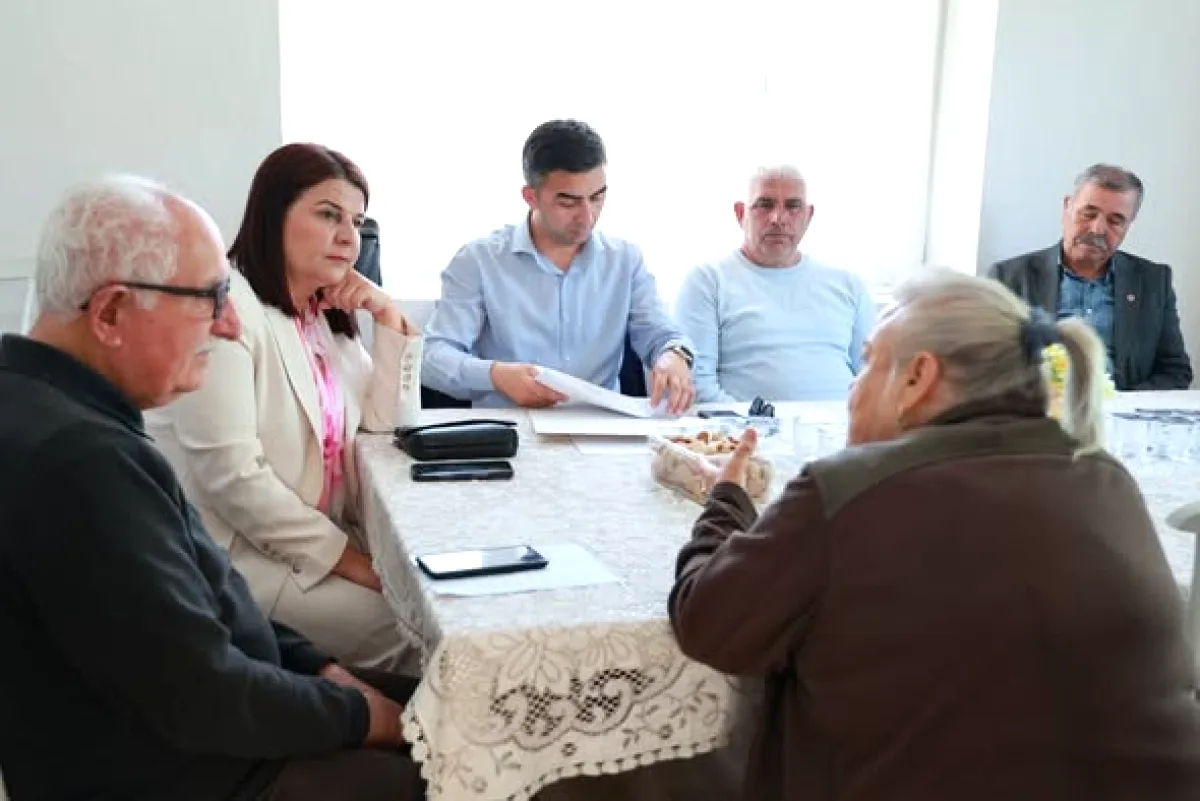 Foça Belediye Başkanı Kent Konseyi Toplantısına Katıldı Foça Belediye Başkanı Kent Konseyi Toplantısına Katıldı