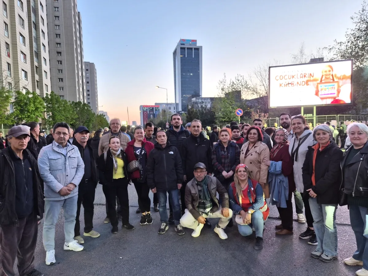 Özgür Özel'in Ataşehir Mitingi: Güngören'den Dayanışma Özgür Özel'in Ataşehir Mitingi: Güngören'den Dayanışma
