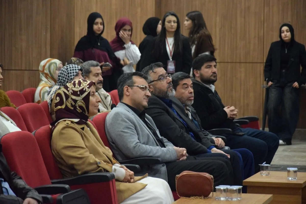 Konya'da 128 Öğrenci İngilizce Münazarada Yarıştı: MSR Debates 26 Sonuçlandı Konya'da 128 Öğrenci İngilizce Münazarada Yarıştı: MSR Debates 26 Sonuçlandı