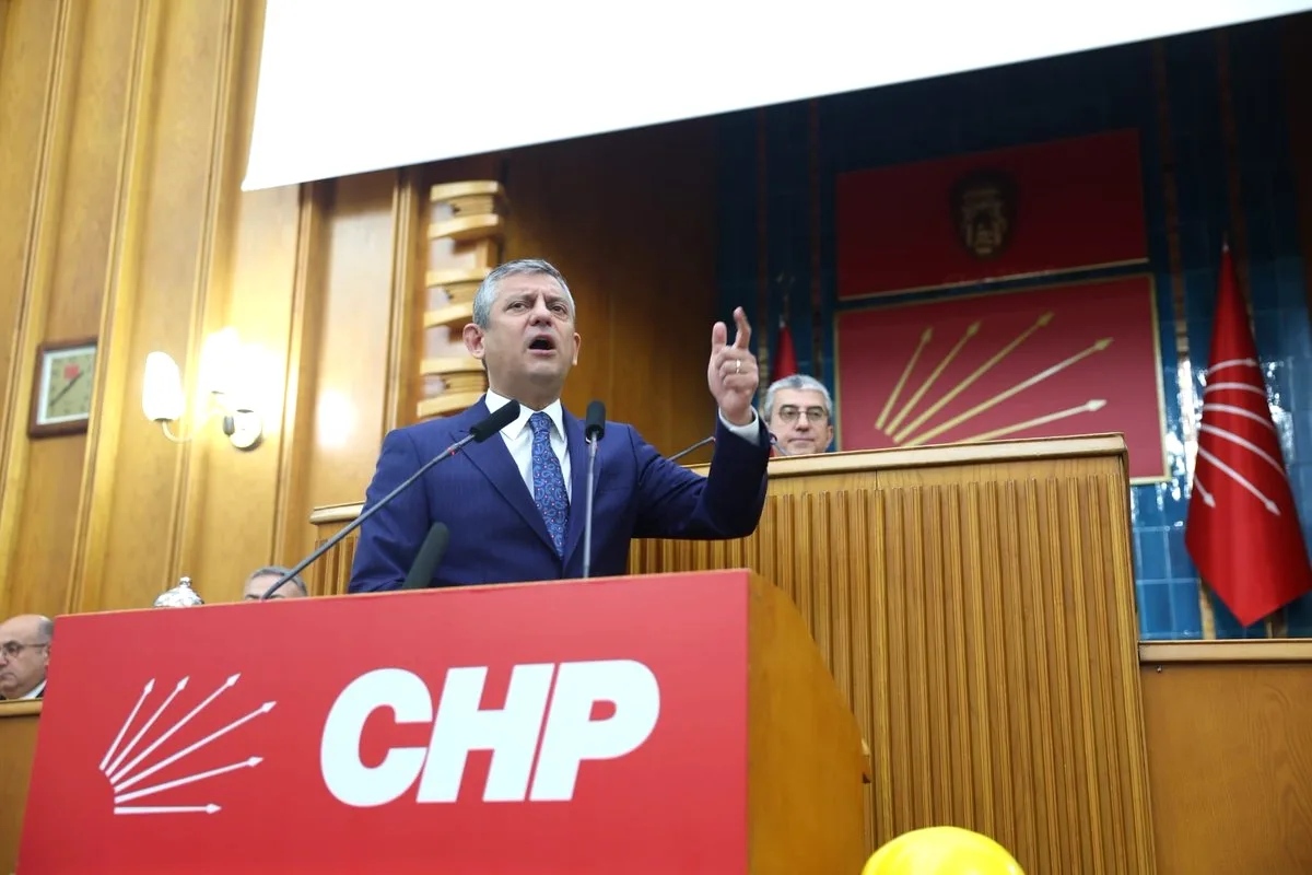 CHP'de Grup Toplantısı: Adalet ve Demokrasi Vurgusu CHP'de Grup Toplantısı: Adalet ve Demokrasi Vurgusu