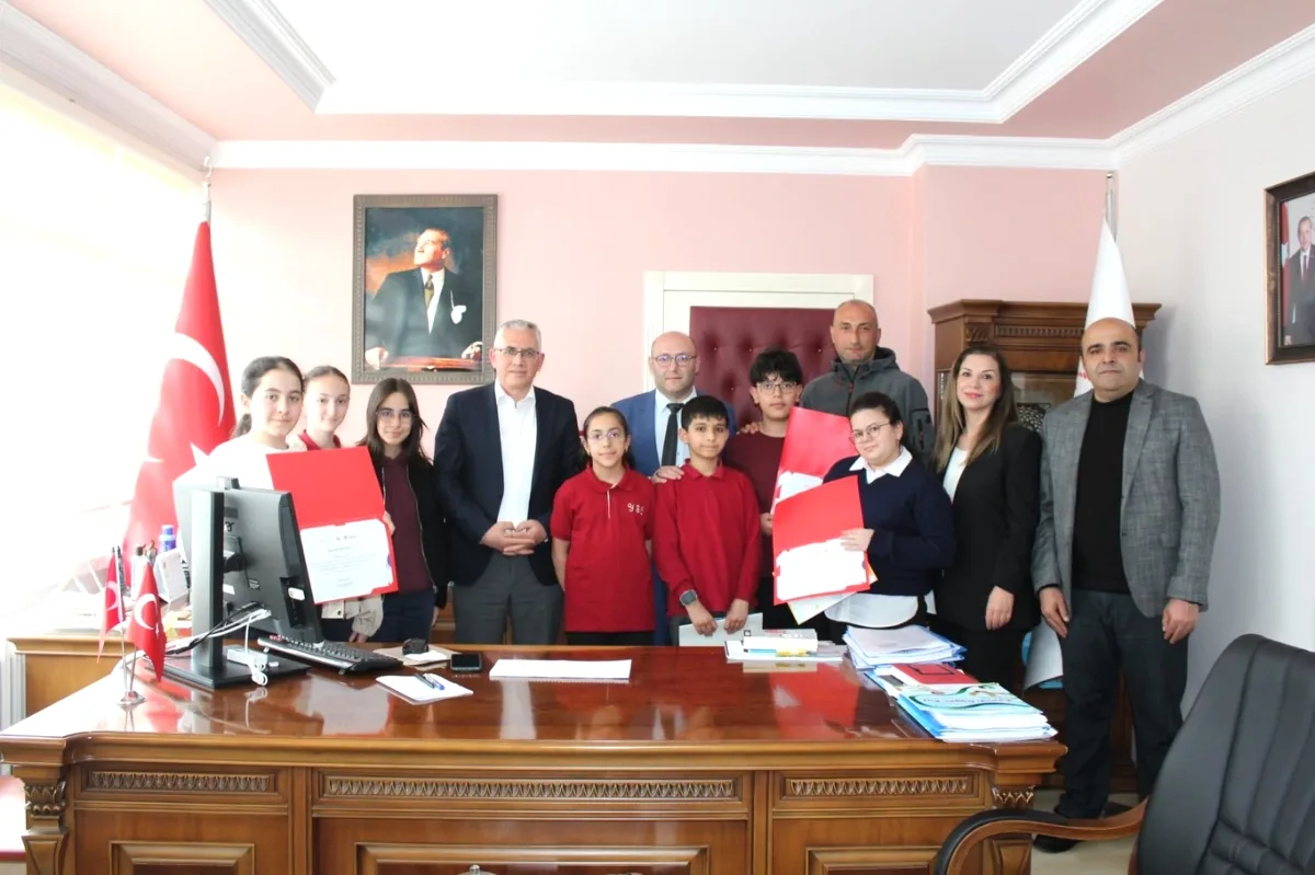 Çubuk'ta Genç Mucitlerden TÜBİTAK'ta Büyük Başarı Çubuk'ta Genç Mucitlerden TÜBİTAK'ta Büyük Başarı
