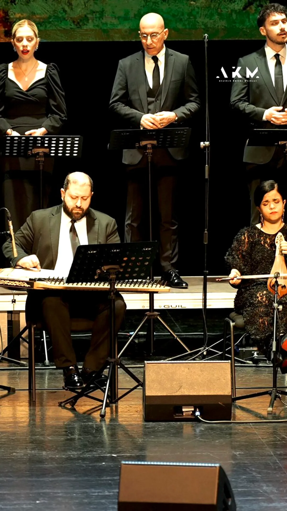 Osman Kırklıkçı ve Jülide Bilgi AKM'de Sahne Aldı Osman Kırklıkçı ve Jülide Bilgi AKM'de Sahne Aldı