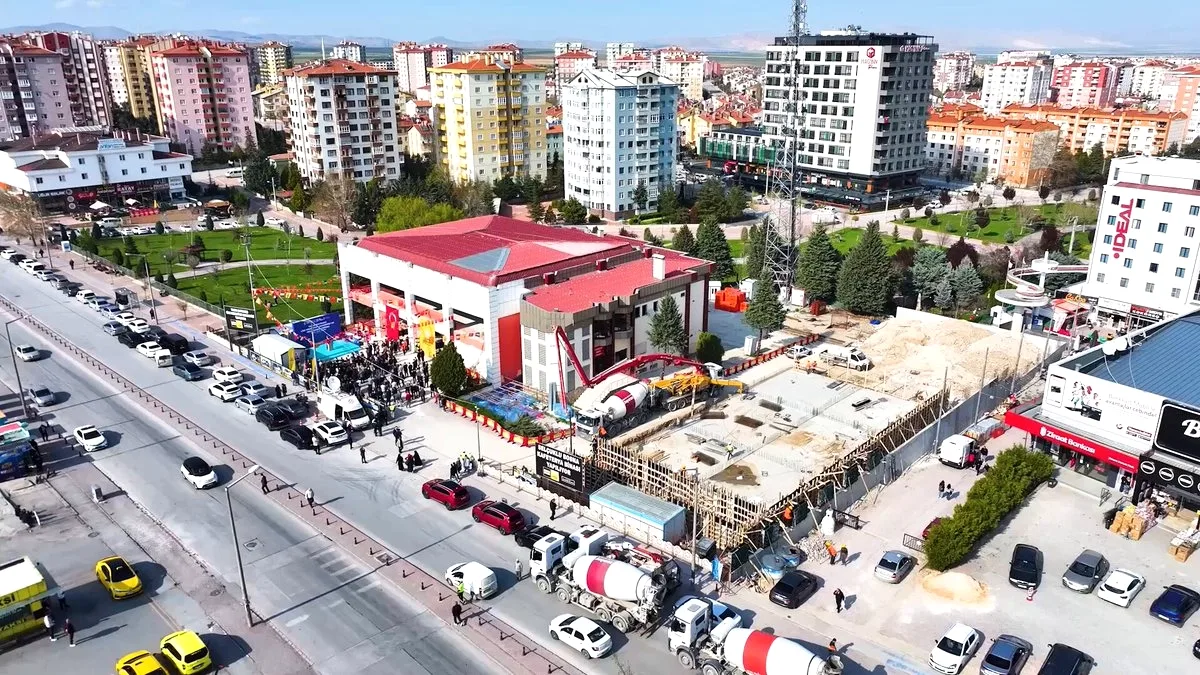Konya'da Yeni Eğitim Yatırımı: Talha Bayrakçı Lise Medeniyet Akademisi ve FERA Bosna Hersek Şubesi Temeli Atıldı Konya'da Yeni Eğitim Yatırımı: Talha Bayrakçı Lise Medeniyet Akademisi ve FERA Bosna Hersek Şubesi Temeli Atıldı