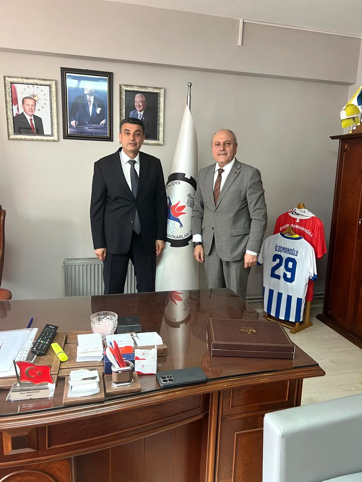 Kağıthane Kaymakamı Esnaf Ziyareti: Yerel Ekonomiye Destek Mesajı Kağıthane Kaymakamı Esnaf Ziyareti: Yerel Ekonomiye Destek Mesajı