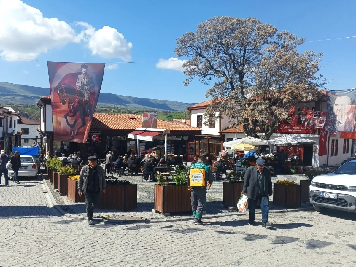 Güdül'de Haşereyle Mücadele: Belplas Ekipleri İlaçlama Çalışması Yaptı Güdül'de Haşereyle Mücadele: Belplas Ekipleri İlaçlama Çalışması Yaptı
