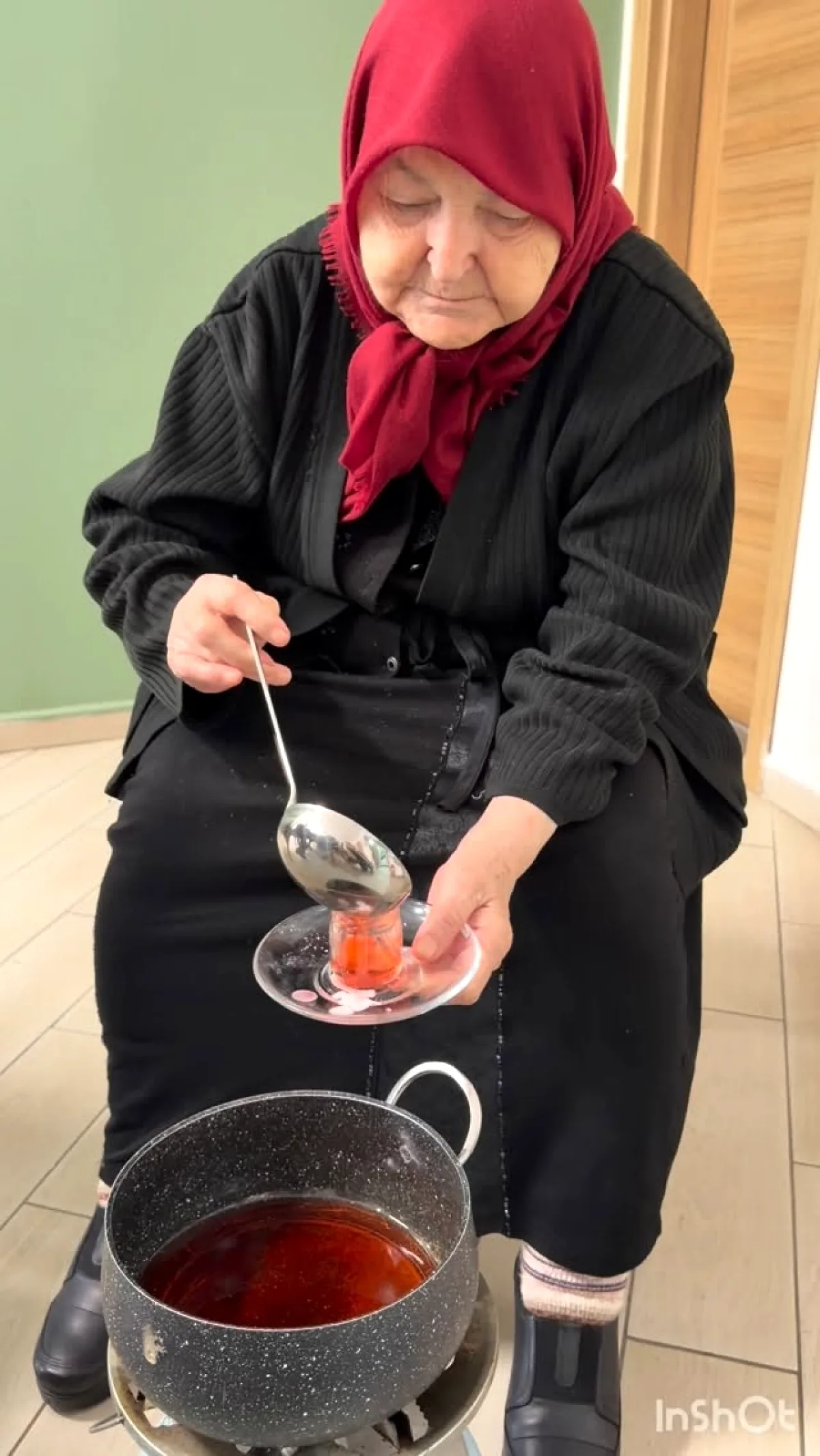 İzmit'te Yaşam Evi'nde Terapi Gibi Mum Yapım Etkinliği İzmit'te Yaşam Evi'nde Terapi Gibi Mum Yapım Etkinliği
