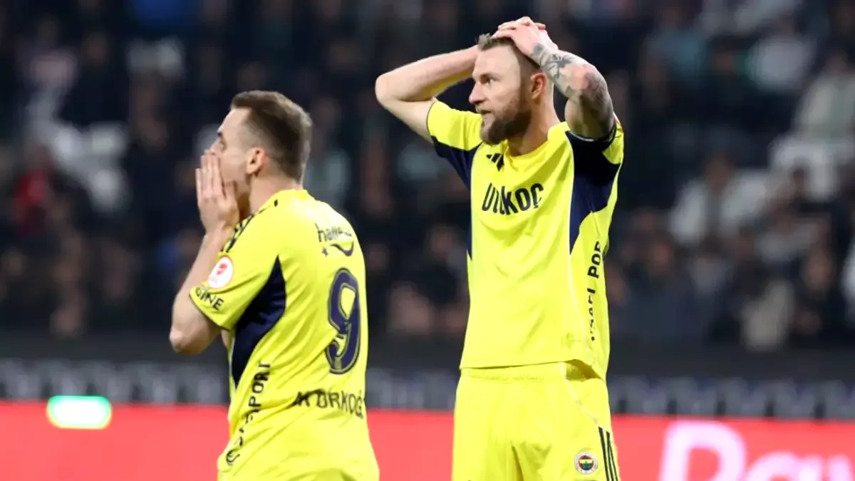 Fenerbahçe Kupadan Elendi, Rıdvan Dilmen'den Sert Eleştiri: "Böyle Şey Olur Mu?" Fenerbahçe Kupadan Elendi, Rıdvan Dilmen'den Sert Eleştiri: "Böyle Şey Olur Mu?"