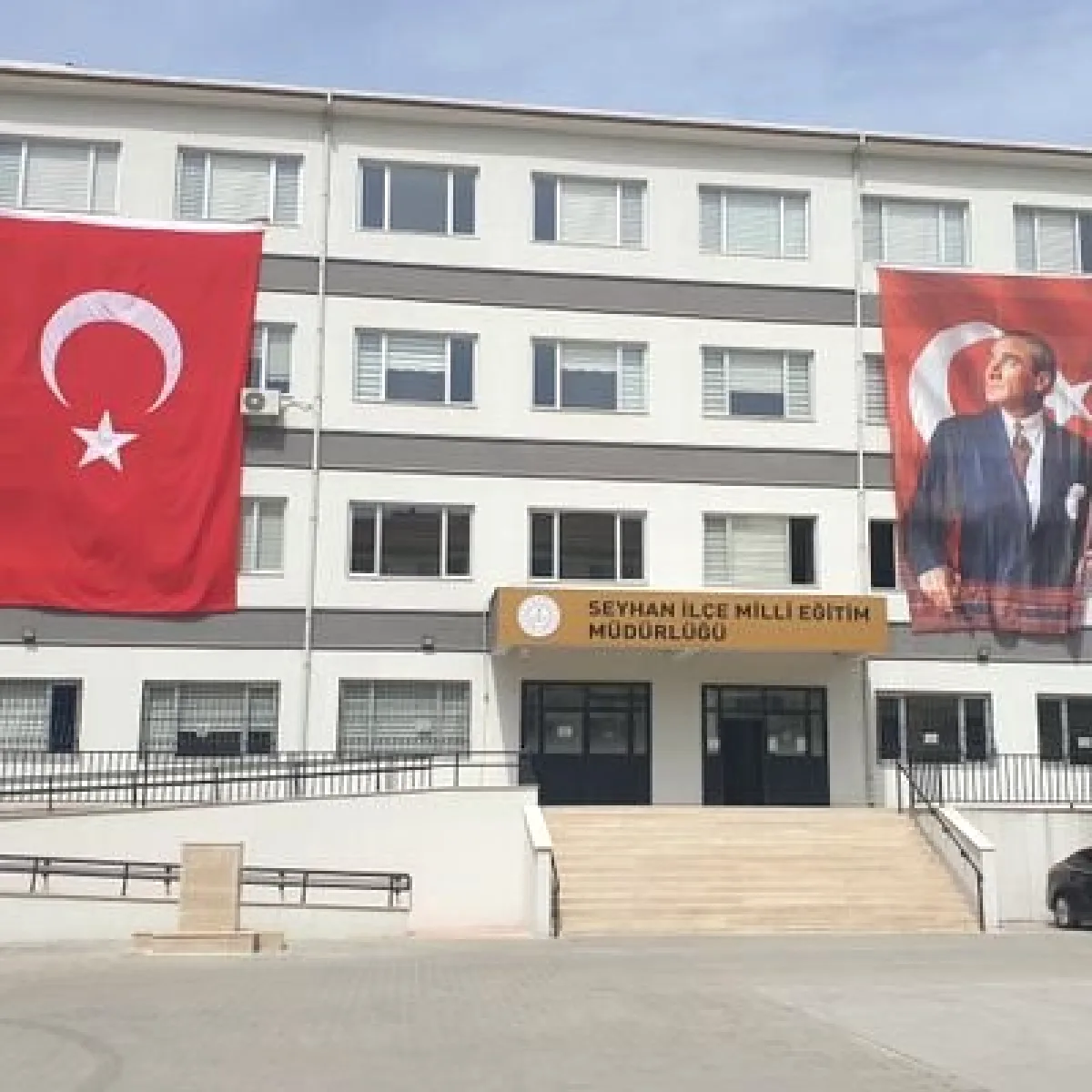 Seyhan'da İlkokul Öğrencisi Elisa'nın Burs Başarısı Seyhan'da İlkokul Öğrencisi Elisa'nın Burs Başarısı