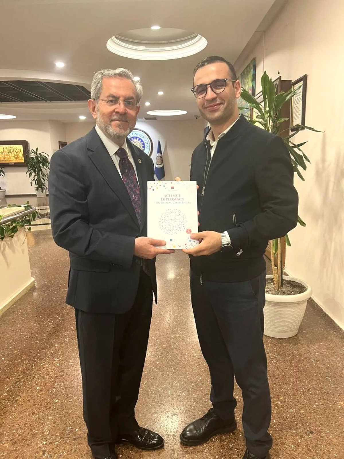 Cumhurbaşkanlığı Üyesi Ünüvar, TÜBA Genç Akademi Başkanı'na Teşekkür Etti Cumhurbaşkanlığı Üyesi Ünüvar, TÜBA Genç Akademi Başkanı'na Teşekkür Etti