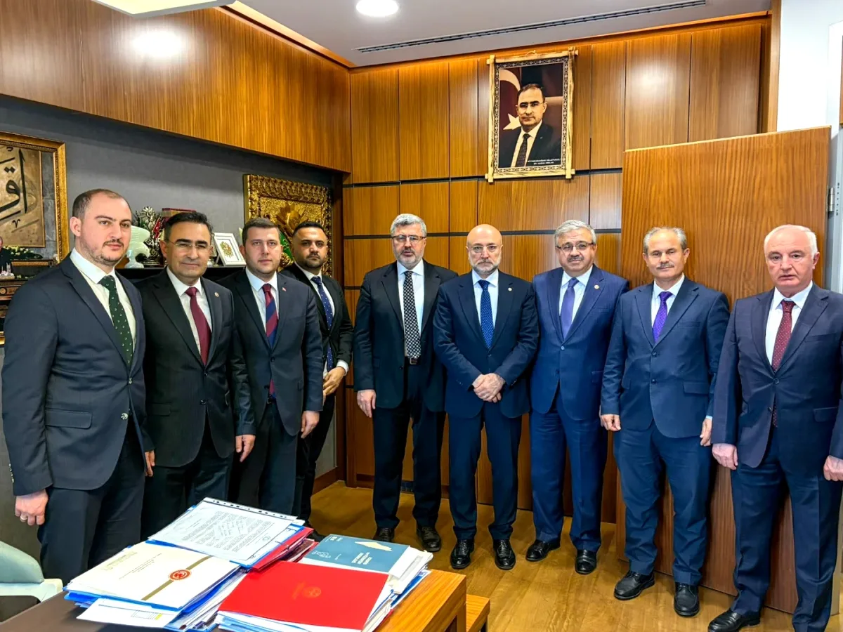 Afyonkarahisar AK Parti İl Başkanı TBMM'de Milletvekilleriyle Görüştü Afyonkarahisar AK Parti İl Başkanı TBMM'de Milletvekilleriyle Görüştü