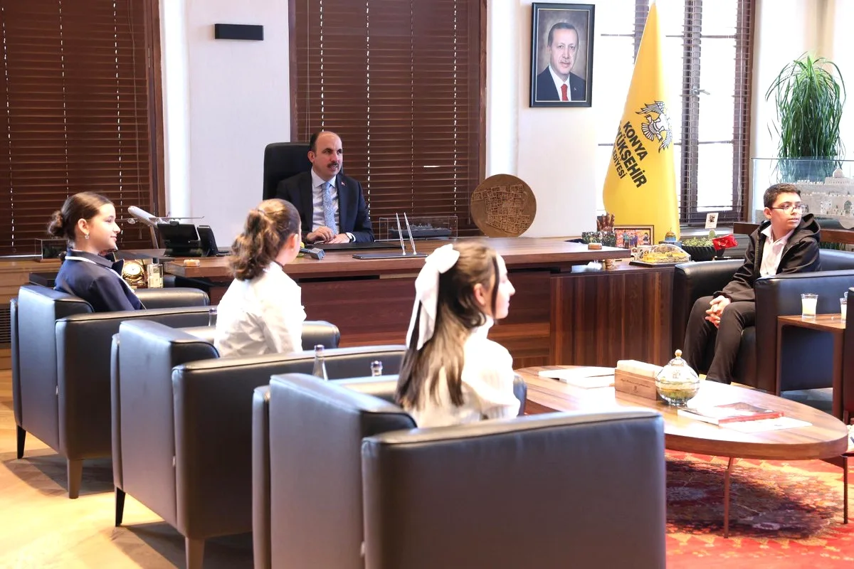 Konya'da 23 Nisan Coşkusu: Çocuk ve Gençlik Meclisi Buluşmaları Konya'da 23 Nisan Coşkusu: Çocuk ve Gençlik Meclisi Buluşmaları