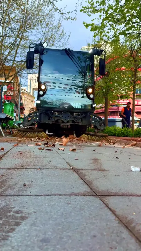 Kızılay'da 2 Milyon Kişiye Temizlik Hizmeti: Sakarya Caddesi'nde Neler Oluyor?