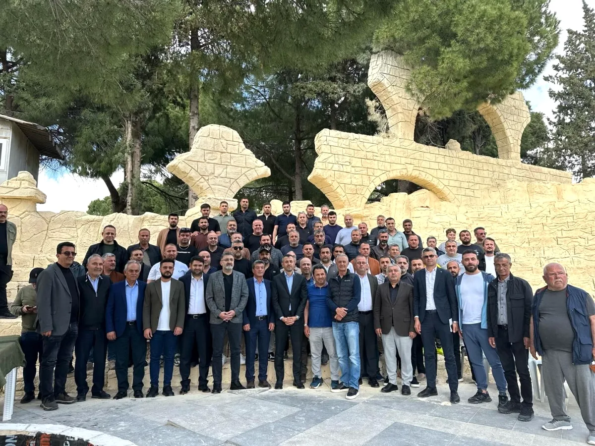 Belek Esnafıyla İstişare: Serik'te Yerel Ekonomi İçin Çözüm Masası Belek Esnafıyla İstişare: Serik'te Yerel Ekonomi İçin Çözüm Masası