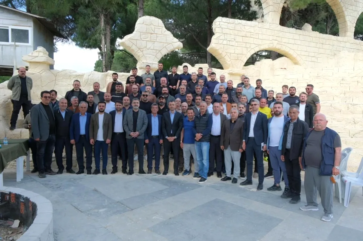 Serik AK Parti Başkanı Ahmet Söker, Belek Esnafıyla Buluştu Serik AK Parti Başkanı Ahmet Söker, Belek Esnafıyla Buluştu