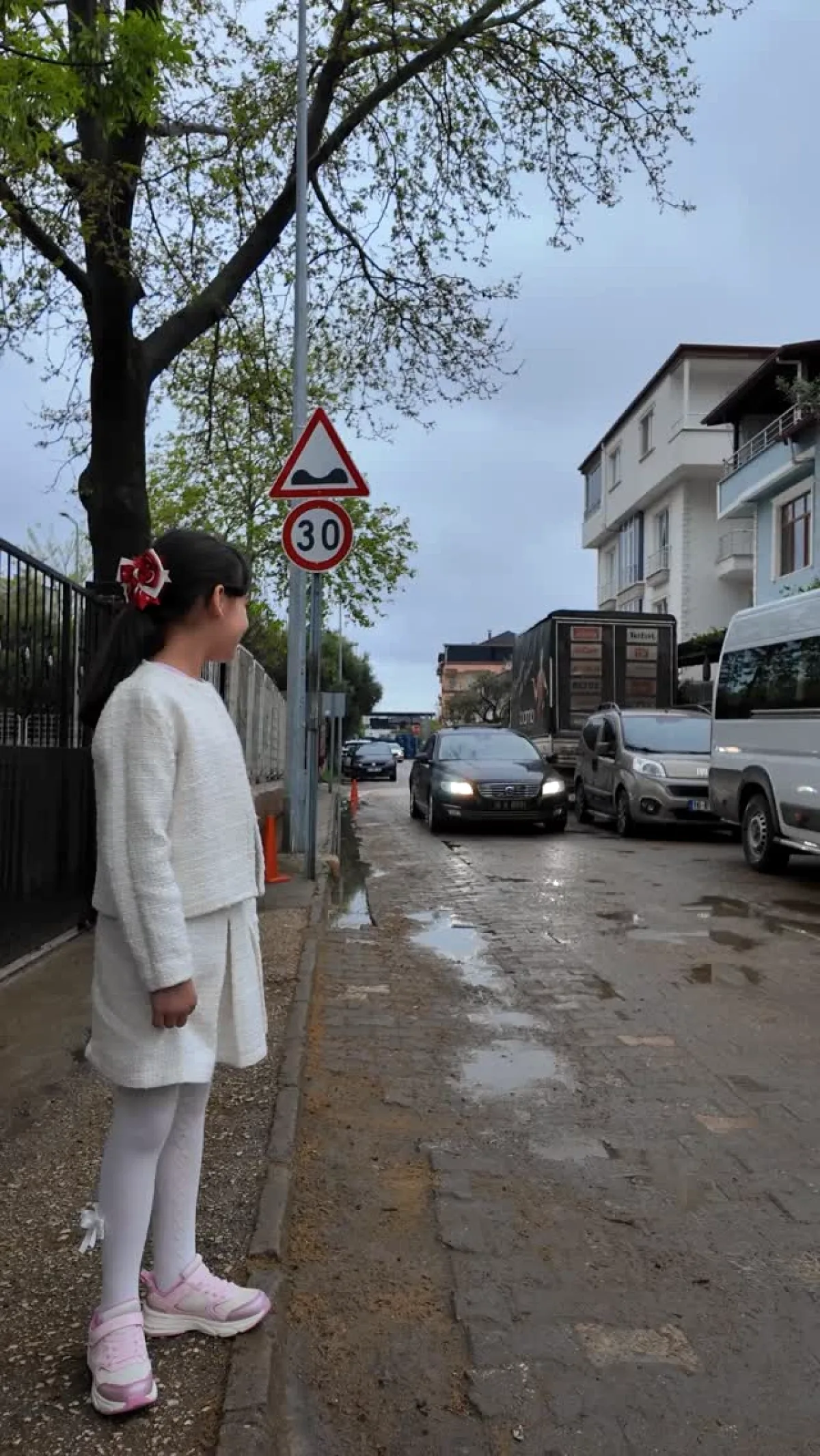 İznik'te 23 Nisan'ın Başkanı Ada Oldu: Makam Koltuğunda Çocuk Heyecanı İznik'te 23 Nisan'ın Başkanı Ada Oldu: Makam Koltuğunda Çocuk Heyecanı