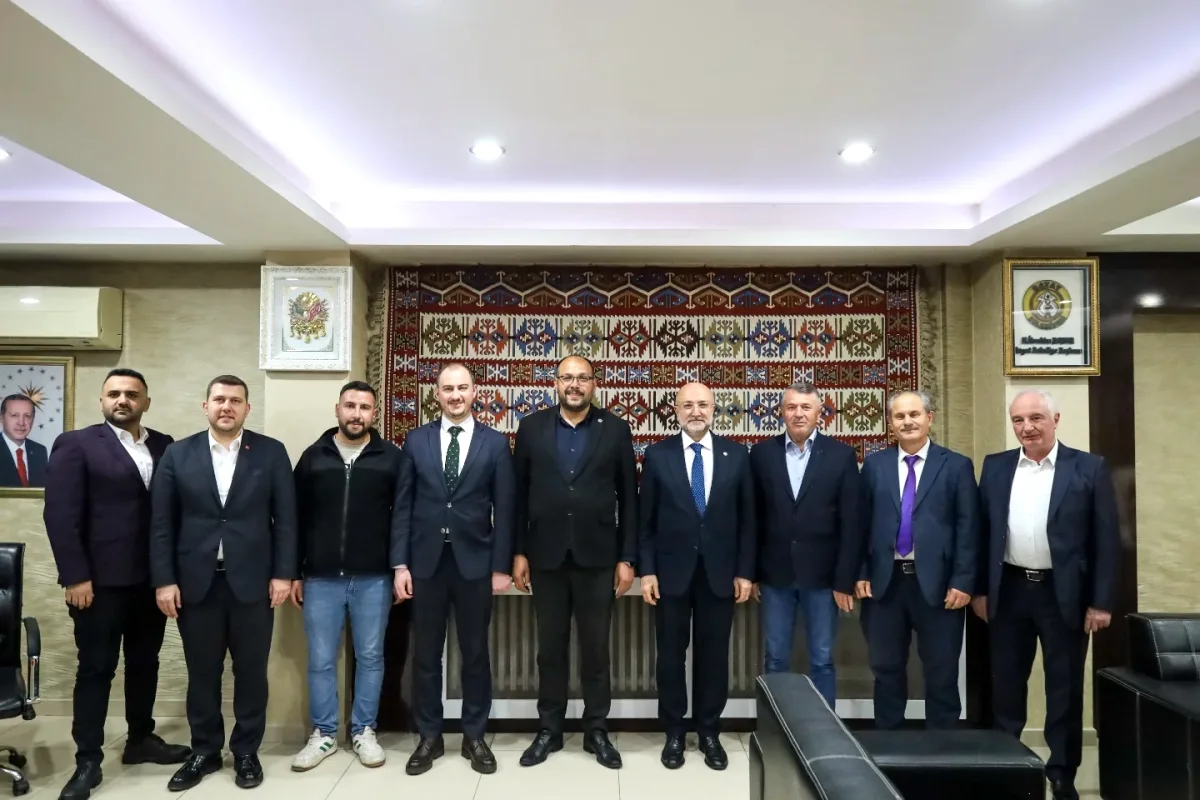 AK Parti Afyonkarahisar İl Başkanı Bayat'ta Teşkilatla Buluştu AK Parti Afyonkarahisar İl Başkanı Bayat'ta Teşkilatla Buluştu