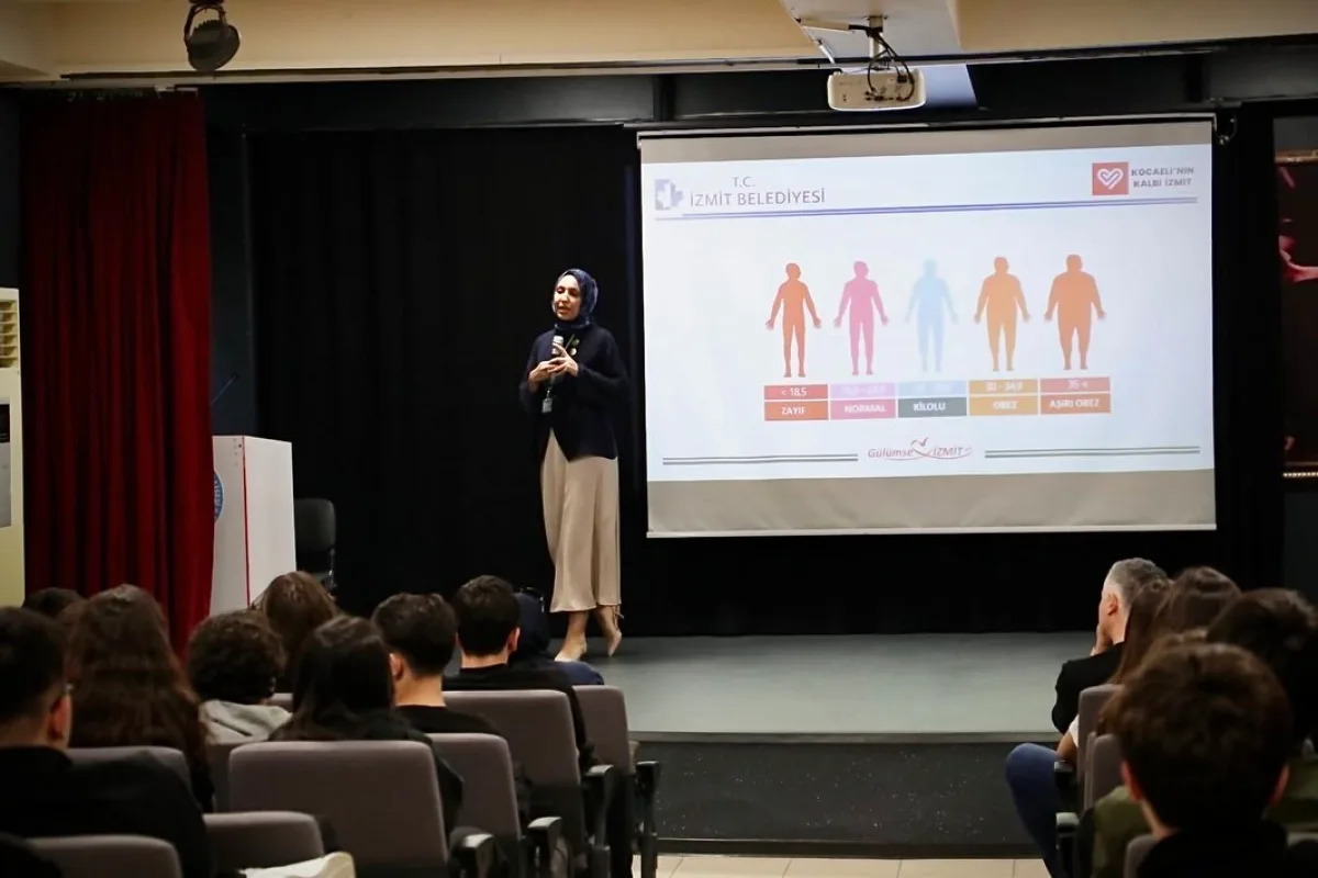 İzmit'te Gençlere Obezite Farkındalık Eğitimi İzmit'te Gençlere Obezite Farkındalık Eğitimi