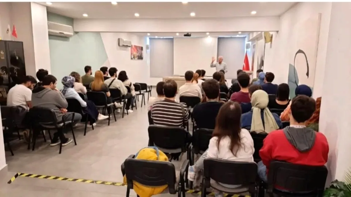 Antalya'da Genç Hekimlere Meslek Örgütleri Tanıtıldı Antalya'da Genç Hekimlere Meslek Örgütleri Tanıtıldı