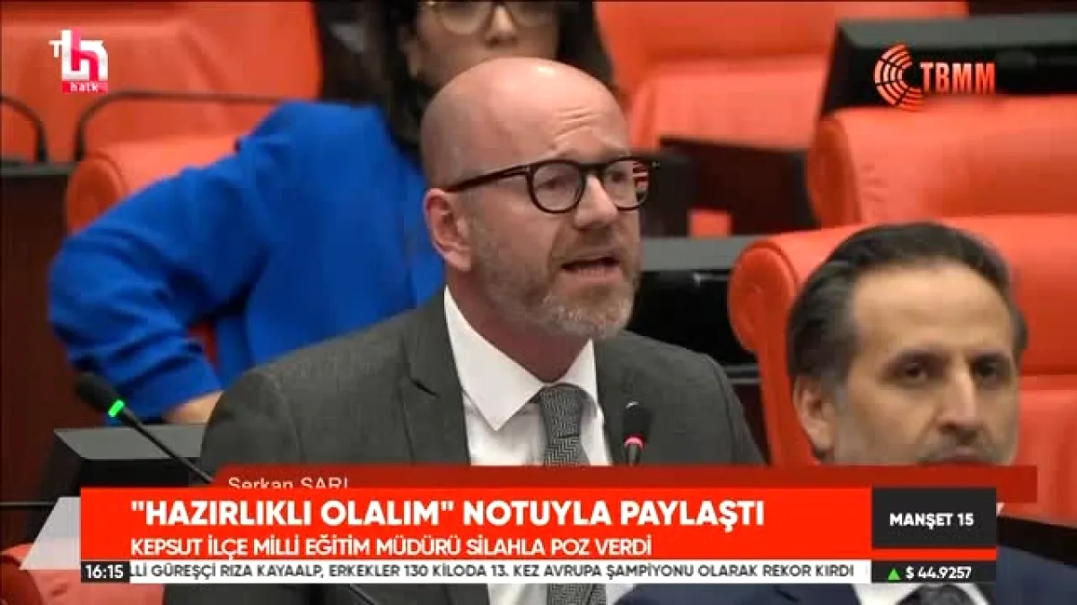 CHP'li Sarı: Balıkesir'de Silahlı Paylaşım Yapan Müdür Görevden Alınsın CHP'li Sarı: Balıkesir'de Silahlı Paylaşım Yapan Müdür Görevden Alınsın