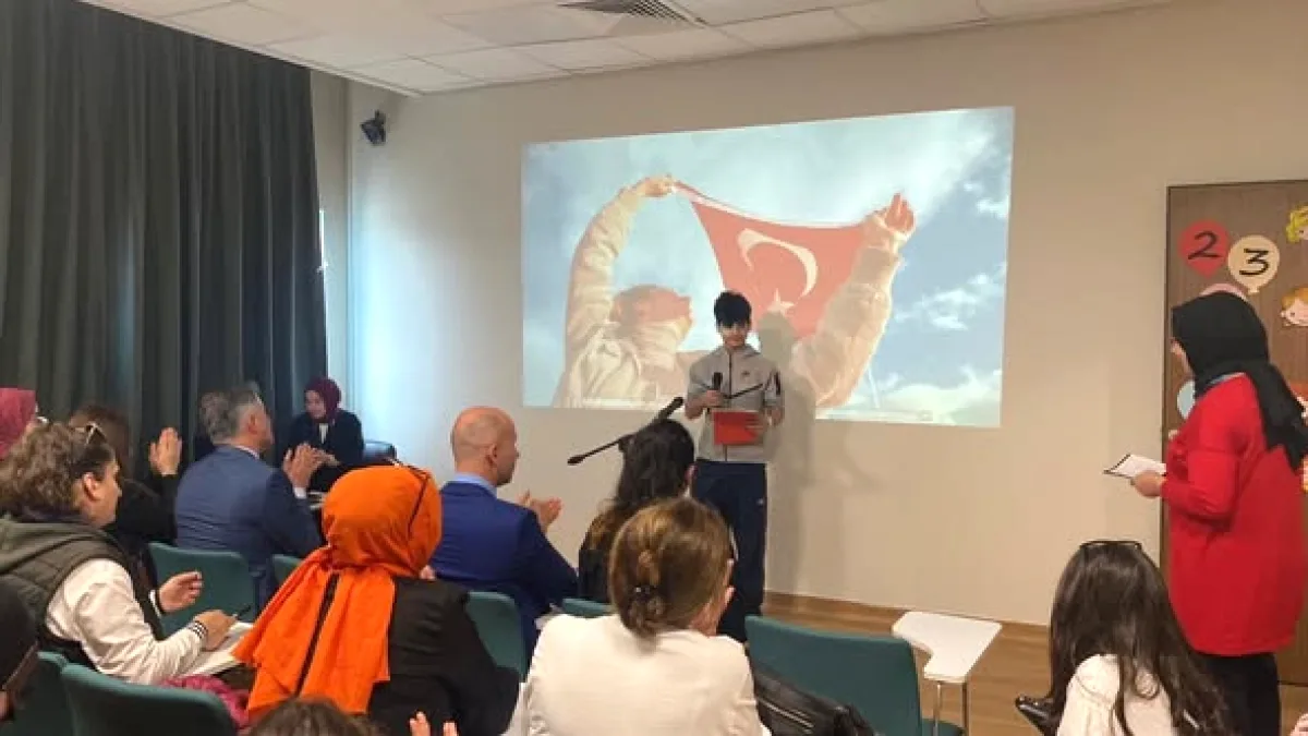 Başakşehir'de Dil Eğitimi Söyleşisi: Üniversite-İlçe İşbirliği Başakşehir'de Dil Eğitimi Söyleşisi: Üniversite-İlçe İşbirliği