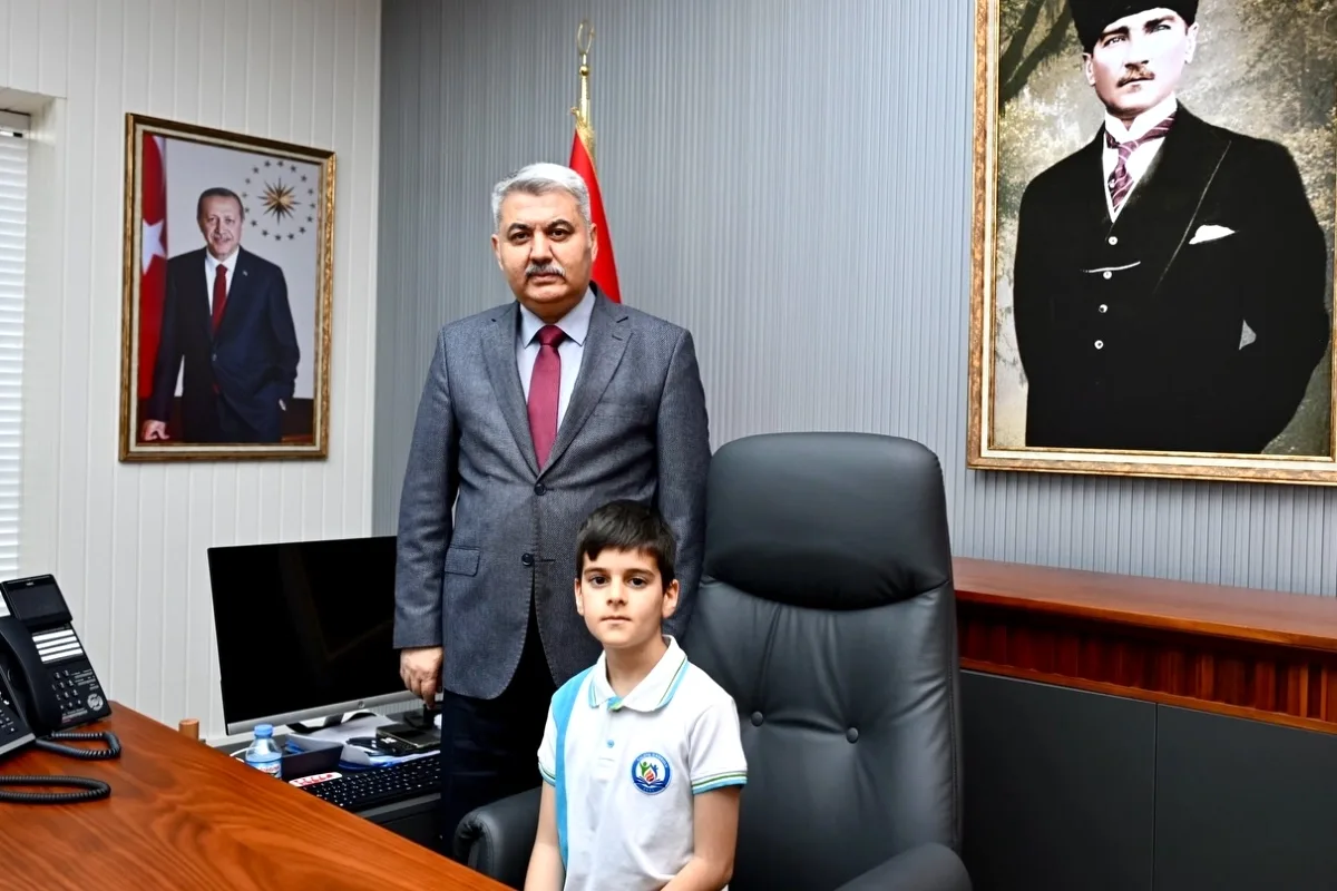 Yalova'da Emniyet Koltuğu Çocukların Oldu | 23 Nisan Coşkusu Yalova'da Emniyet Koltuğu Çocukların Oldu | 23 Nisan Coşkusu