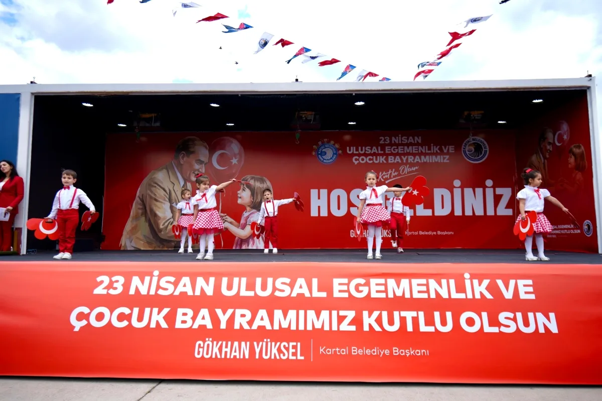 Kartallı Çocuklar 23 Nisan Coşkusunu Doyasıya Yaşadı Kartallı Çocuklar 23 Nisan Coşkusunu Doyasıya Yaşadı
