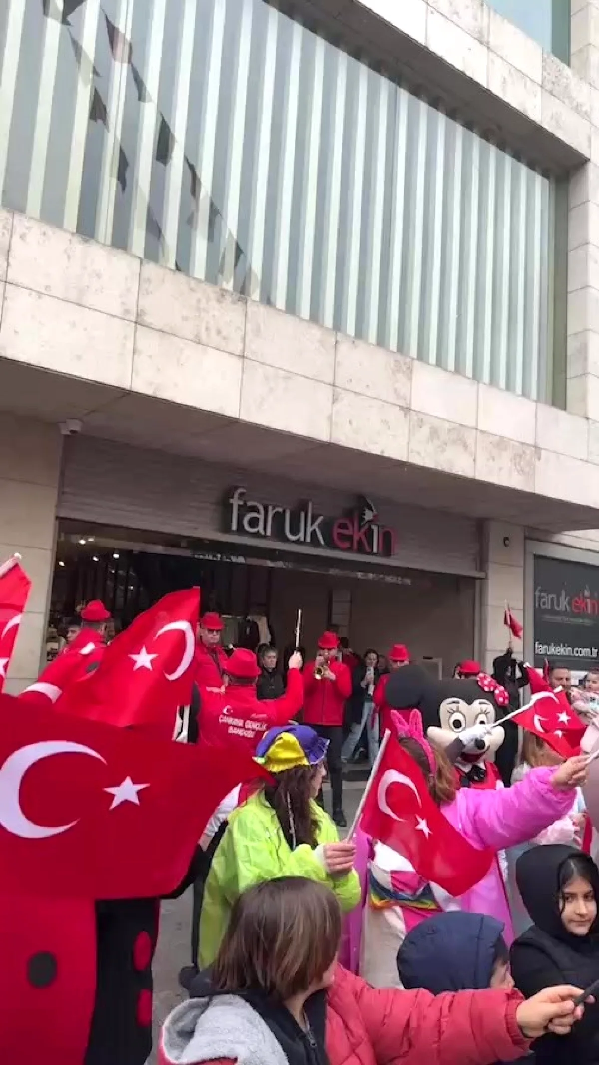 Çankaya'da 23 Nisan Coşkusu Bahçelievler'de Devam Ediyor Çankaya'da 23 Nisan Coşkusu Bahçelievler'de Devam Ediyor