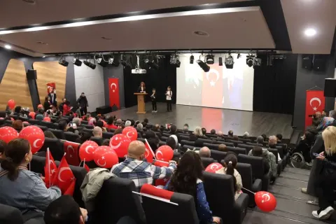 Beykoz'da 23 Nisan Coşkusu: Minikler Sahne Aldı, Ödüller Verildi